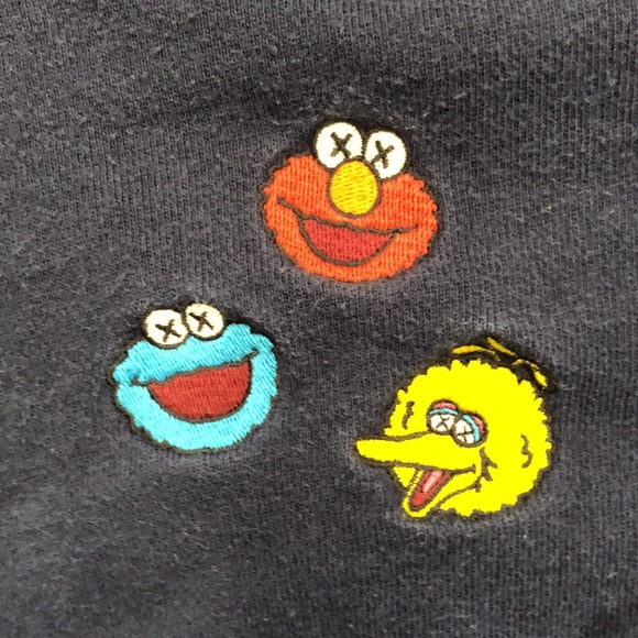 Uniqlo x Kaws Sesame Street hoodie - Picture 3 of 4